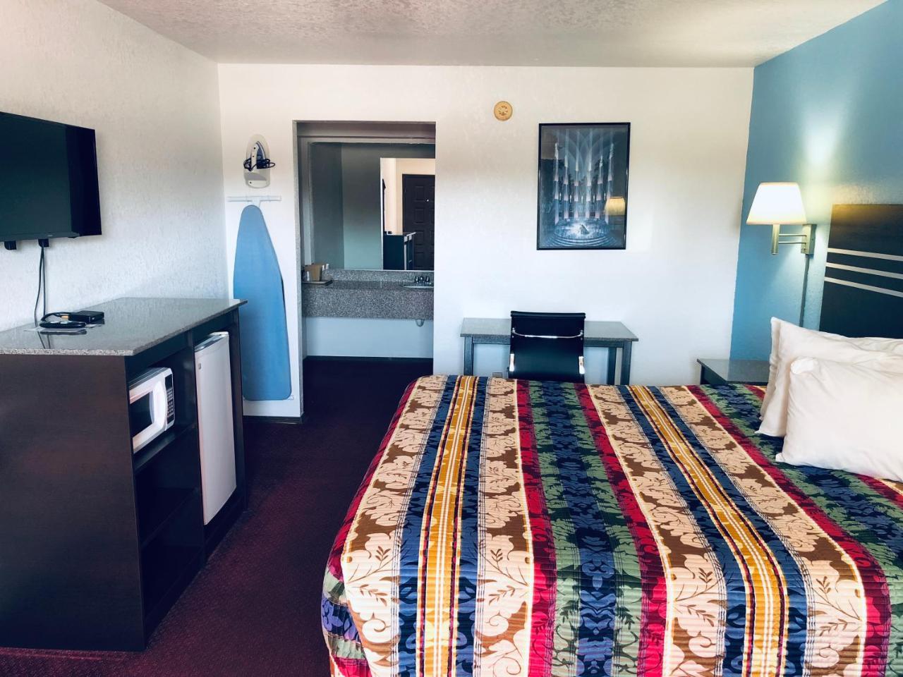 Meridian Inn Oklahoma City Airport Bagian luar foto